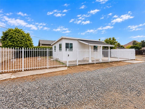 Photo of 922 Center Street, Riverside, CA 92507 (MLS # TR26213488)