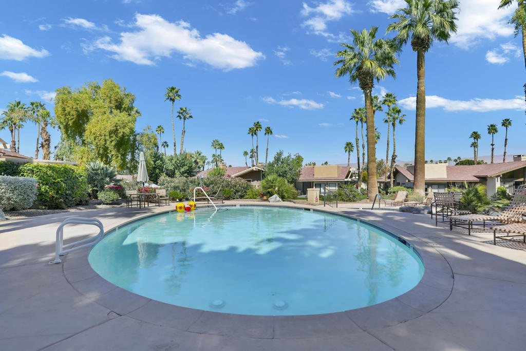 The Lakes Country Cl - Residential