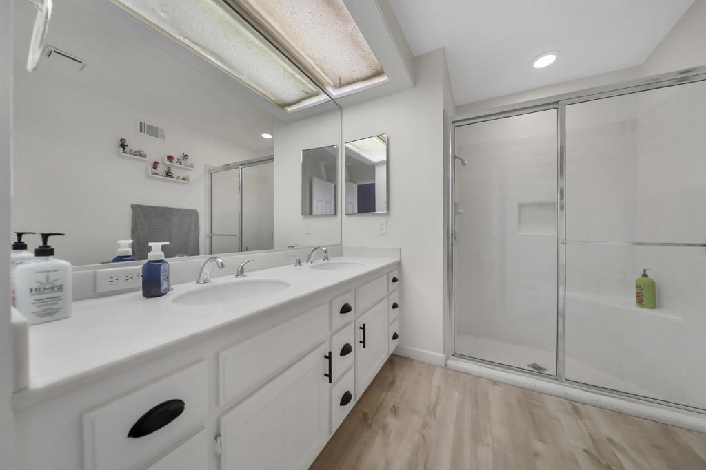 The Lakes Country Cl - Residential