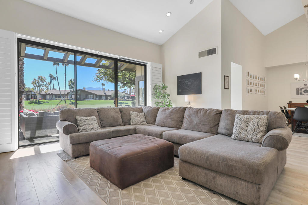 The Lakes Country Cl - Residential