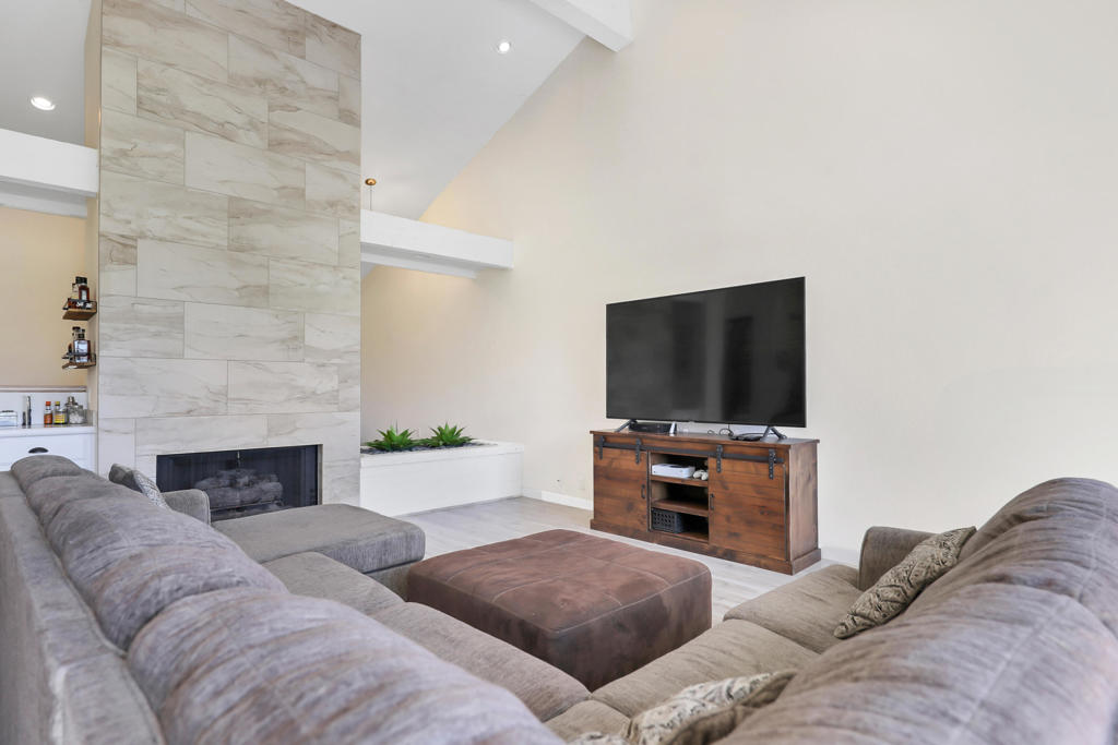 The Lakes Country Cl - Residential