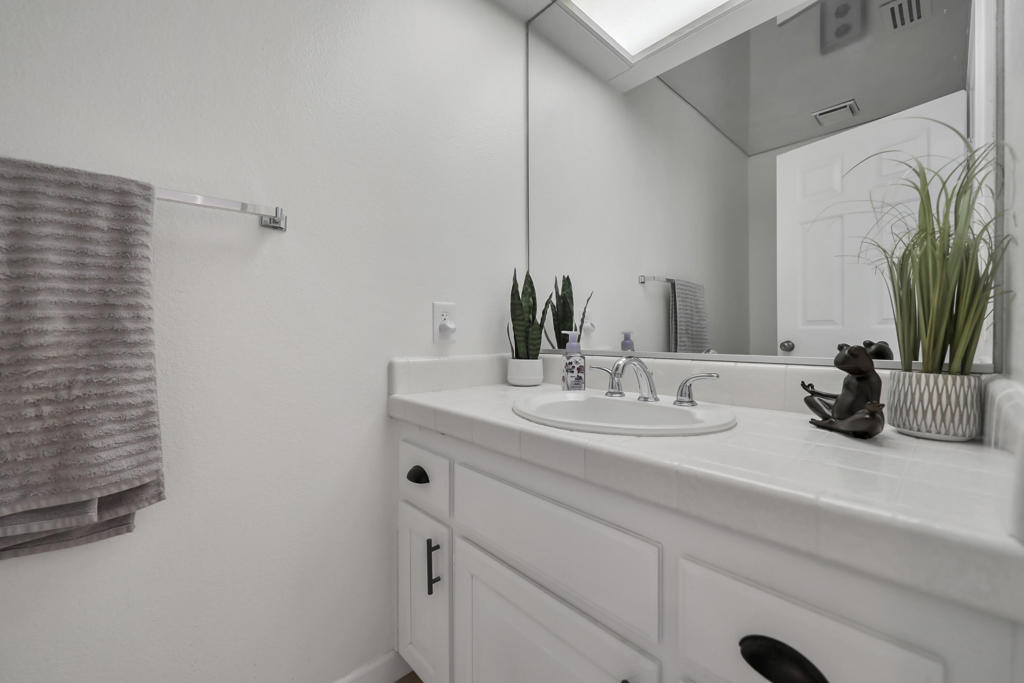 The Lakes Country Cl - Residential