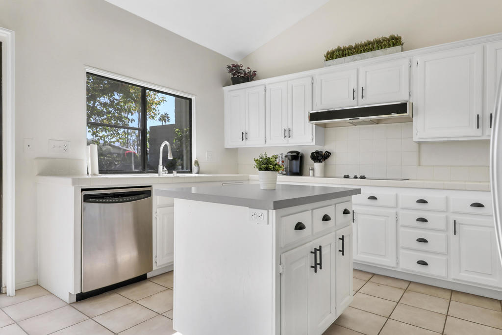 The Lakes Country Cl - Residential