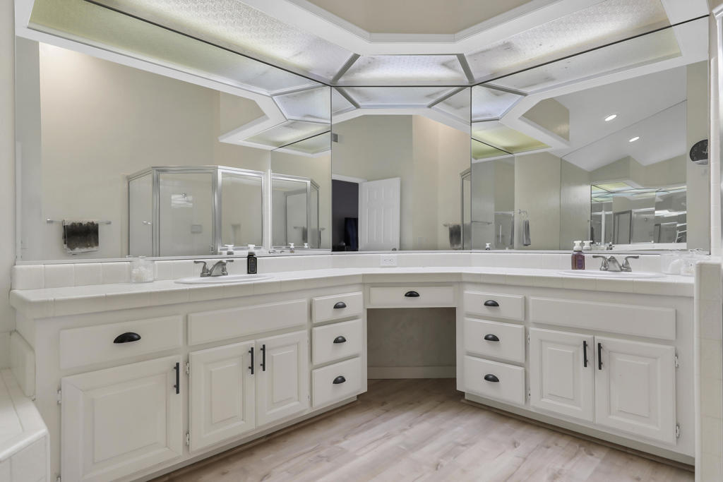 The Lakes Country Cl - Residential