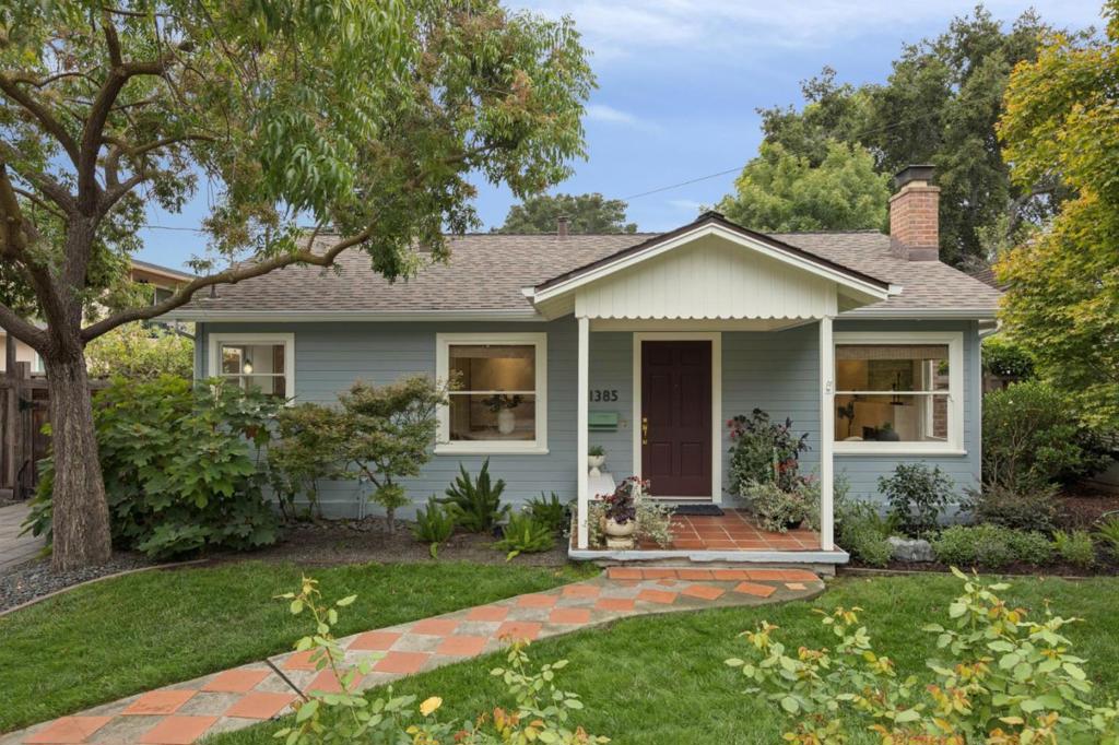 1385 Snow Street