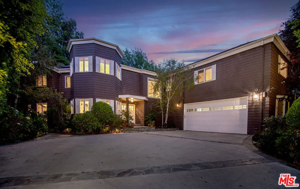 Sherman Oaks, California 91403, United States, 6 Bedrooms Bedrooms, ,6 BathroomsBathrooms,Residential,Active,217155