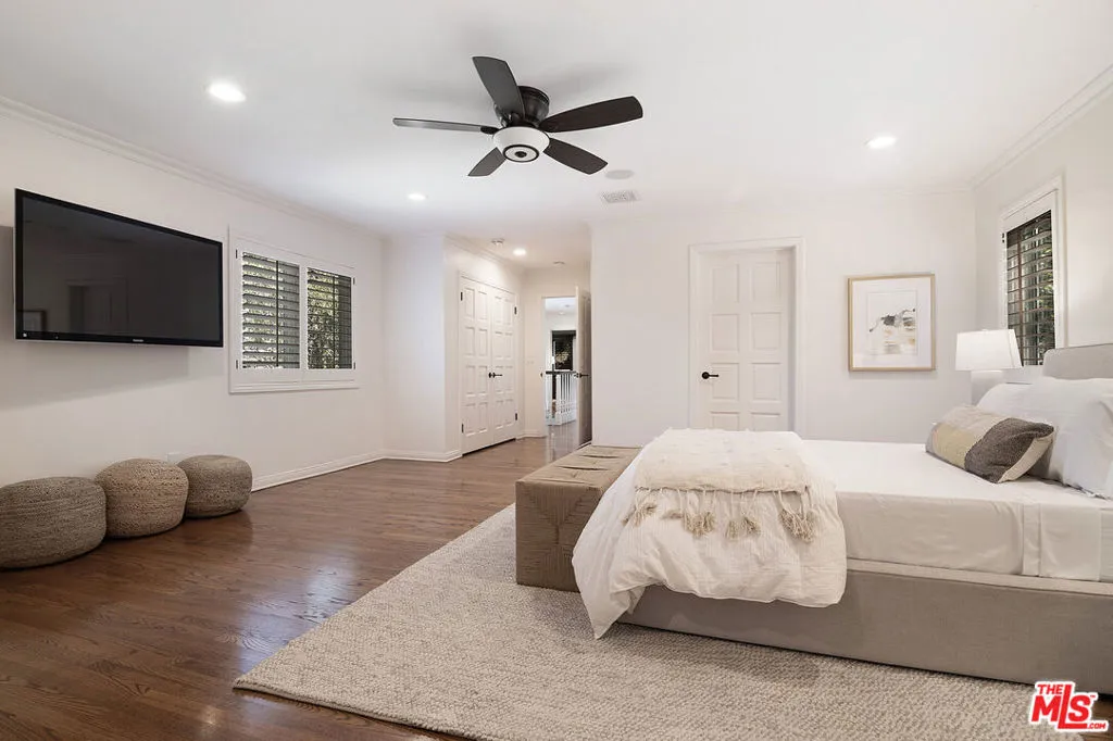 Sherman Oaks, California 91403, United States, 6 Bedrooms Bedrooms, ,6 BathroomsBathrooms,Residential,Active,217155