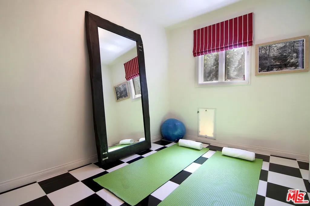 Sherman Oaks, California 91403, United States, 6 Bedrooms Bedrooms, ,6 BathroomsBathrooms,Residential,Active,217155