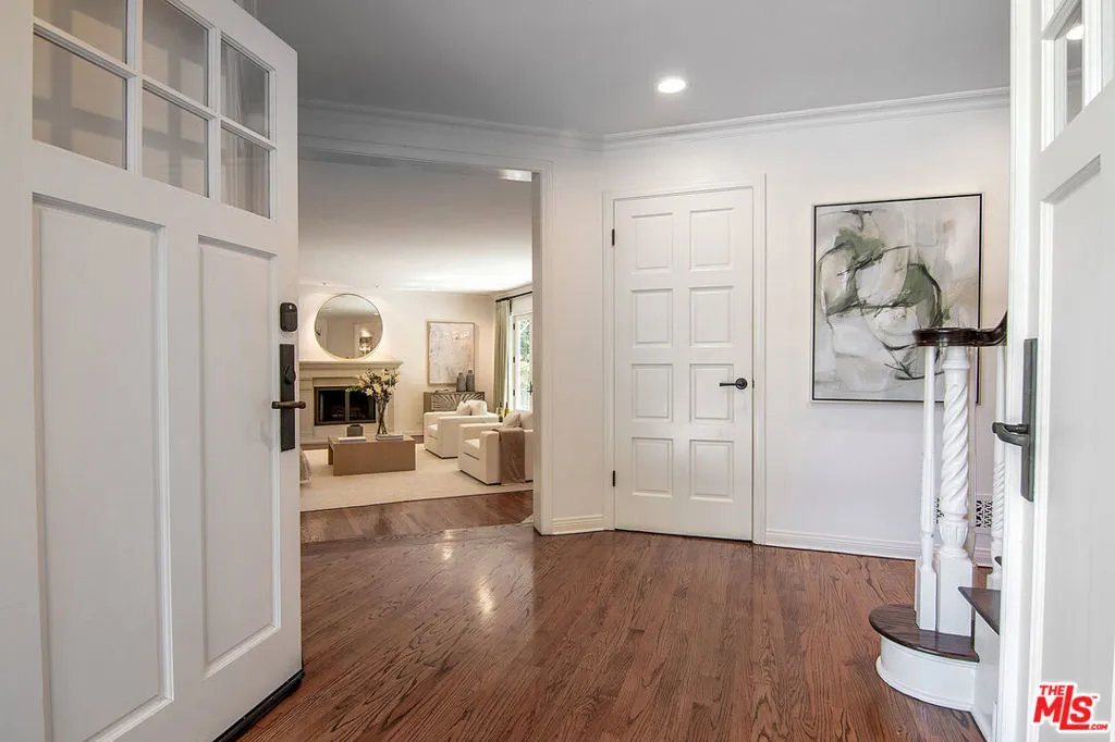 Sherman Oaks, California 91403, United States, 6 Bedrooms Bedrooms, ,6 BathroomsBathrooms,Residential,Active,217155