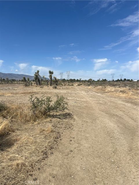 Photo of 0 Holly St, Phelan, CA 92371 (MLS # CV25111372) Photo of 0 Holly St, Phelan, CA 92371 (MLS # CV25111372)