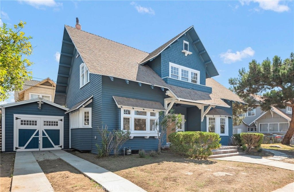 Photo of 1720 S Kingsley Dr, Los Angeles, CA 90006 (MLS # DW25233057)