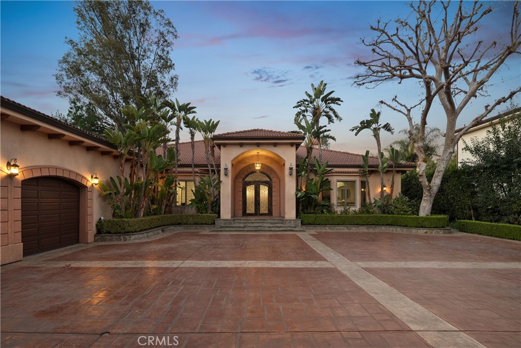 13845 Magnolia Boulevard