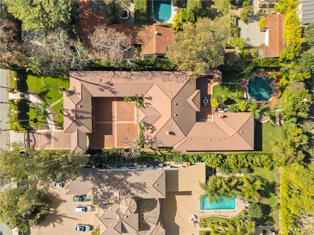 13845 Magnolia Boulevard