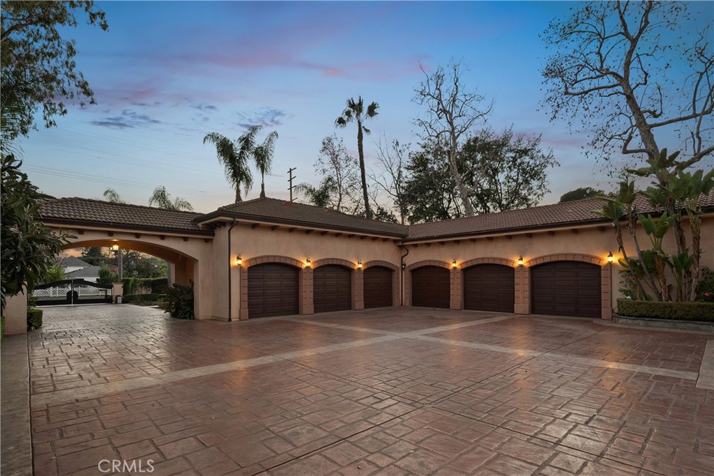 13845 Magnolia Boulevard