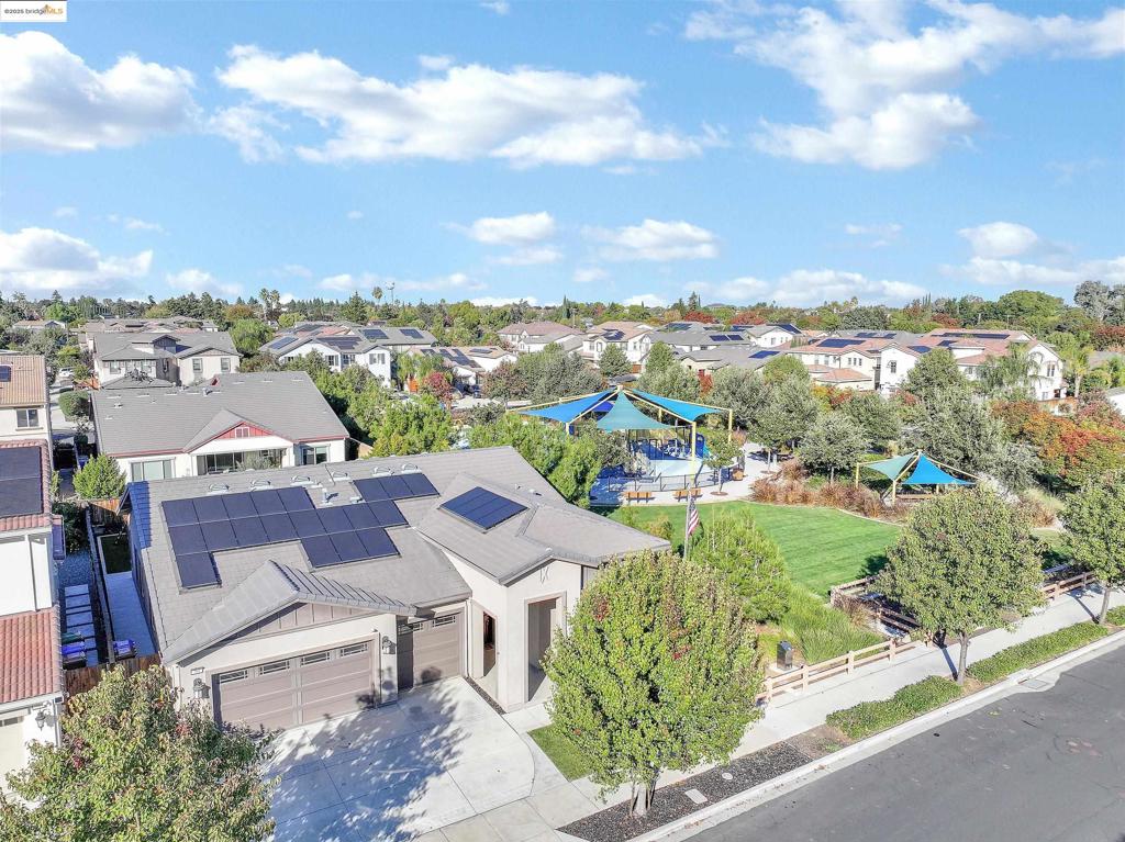 BRENTWOOD - Residential