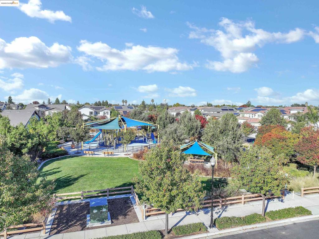 BRENTWOOD - Residential