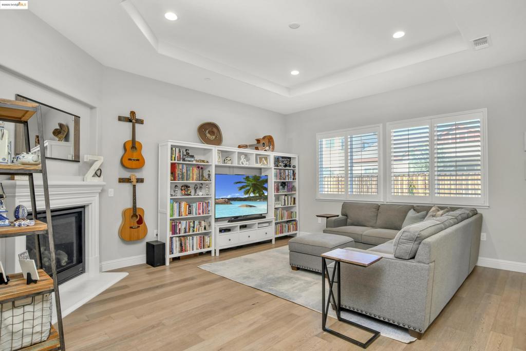 BRENTWOOD - Residential