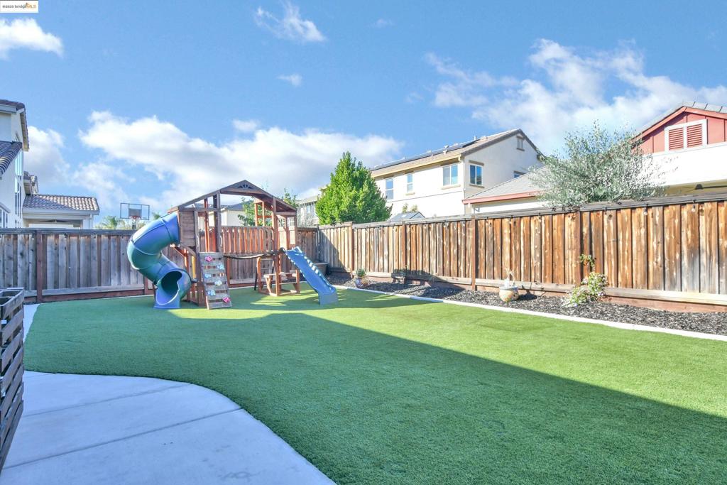 BRENTWOOD - Residential