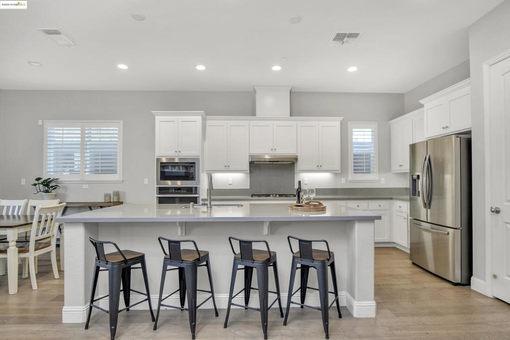 BRENTWOOD - Residential