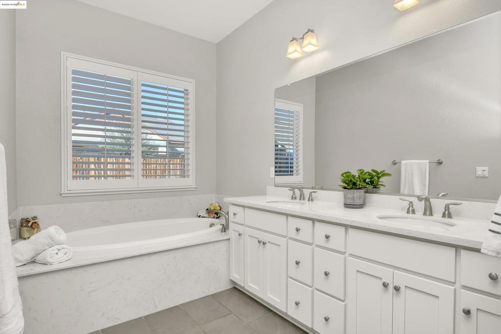 BRENTWOOD - Residential