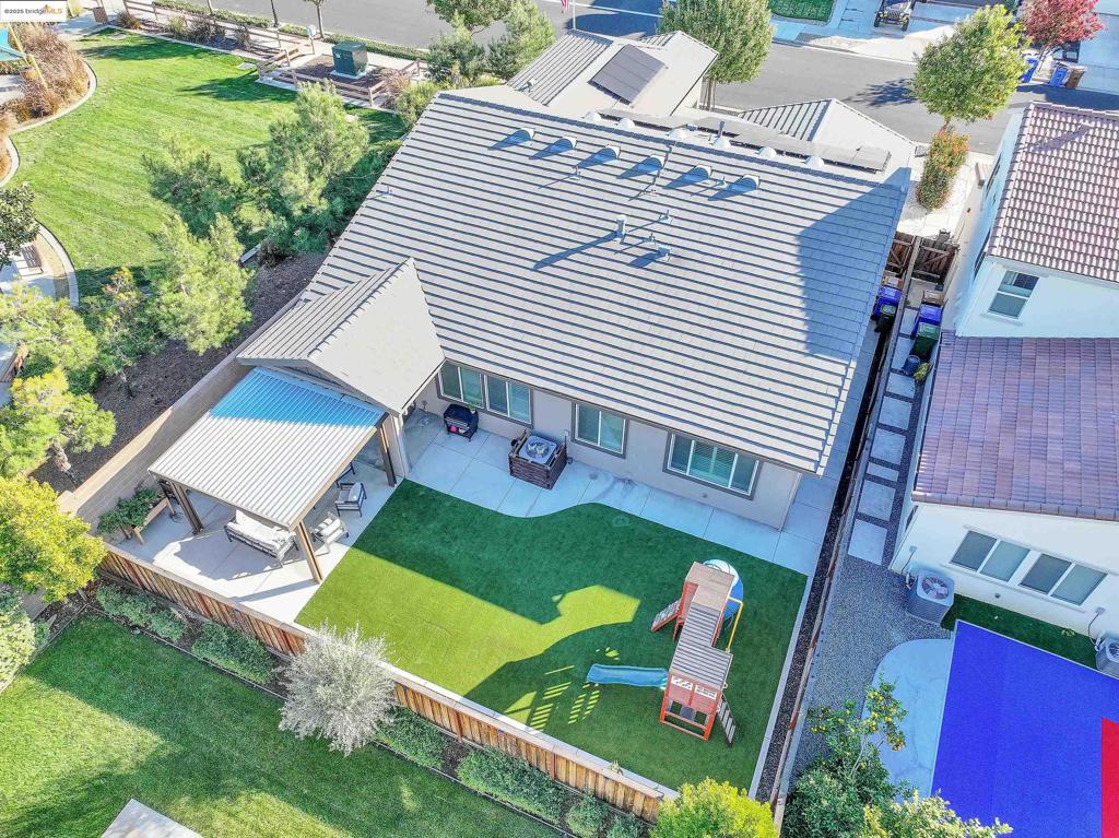 BRENTWOOD - Residential