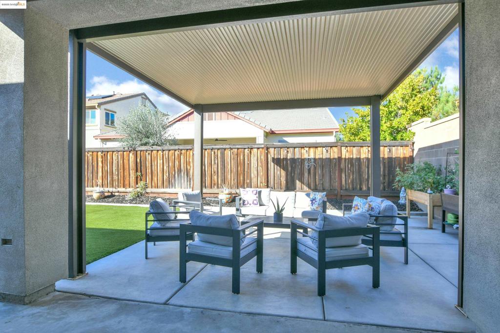 BRENTWOOD - Residential