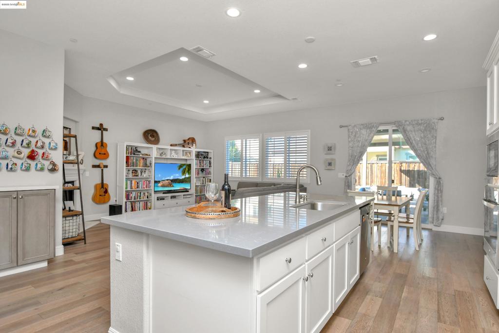 BRENTWOOD - Residential