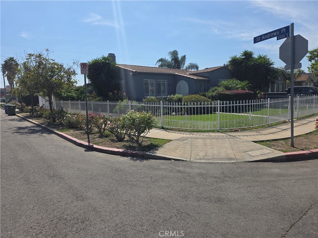 1902 W 65th