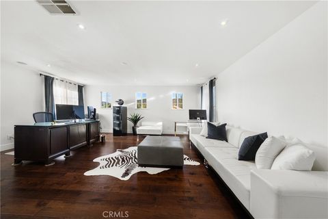 Tiny photo for 27701 Crestknoll Court, Murrieta, CA 92563 (MLS # SW26087956)