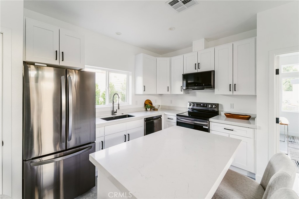 Central Palm Springs (33215) - Residential