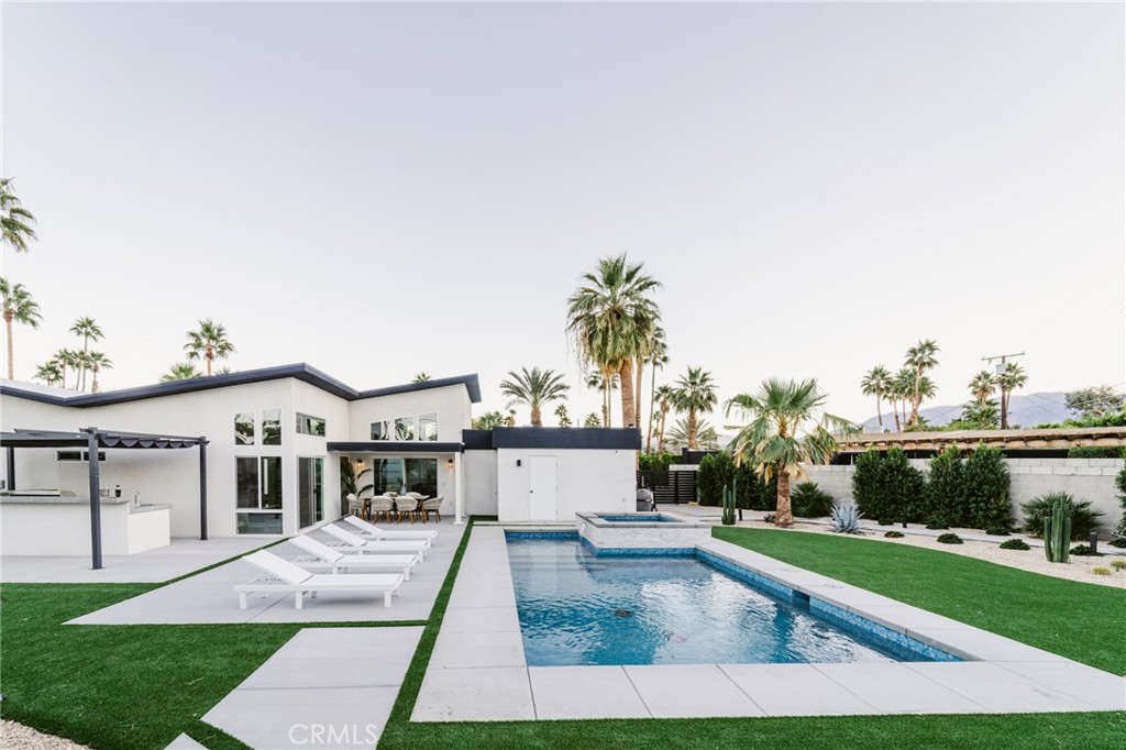 Central Palm Springs (33215) - Residential