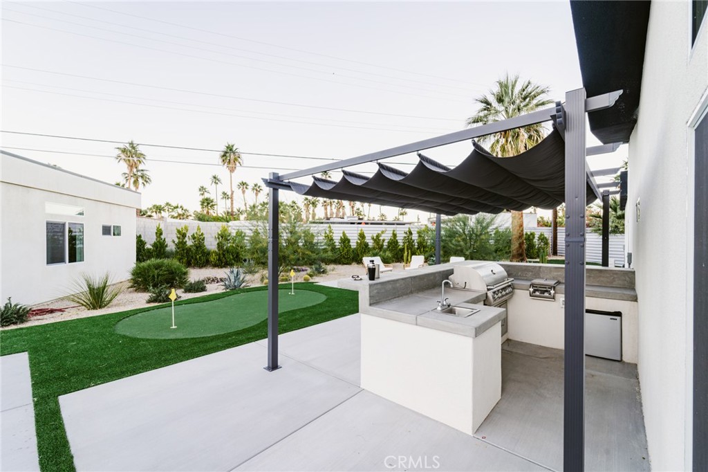 Central Palm Springs (33215) - Residential