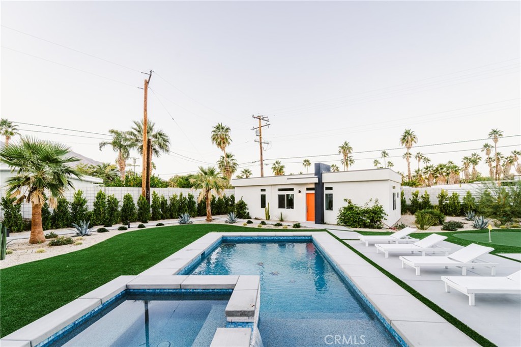 Central Palm Springs (33215) - Residential