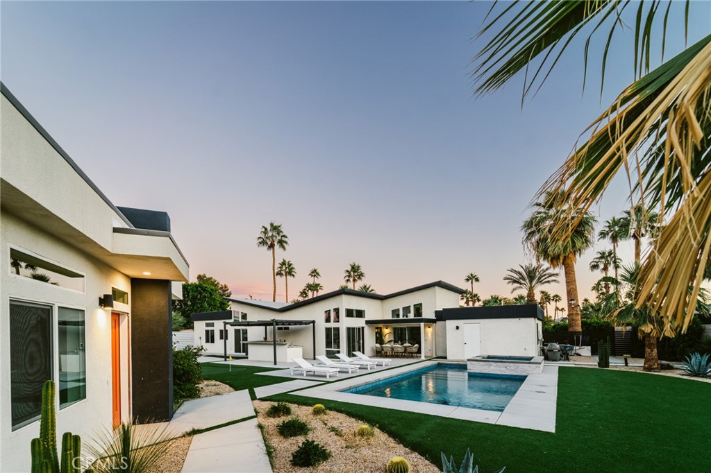 Central Palm Springs (33215) - Residential