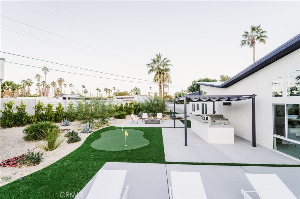 Central Palm Springs (33215) - Residential