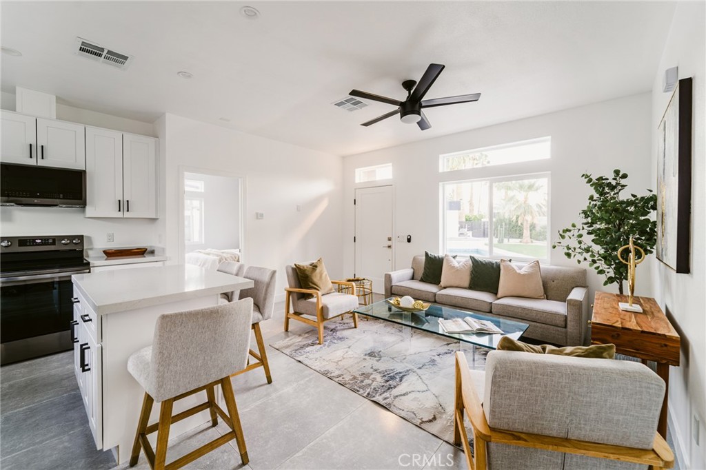 Central Palm Springs (33215) - Residential