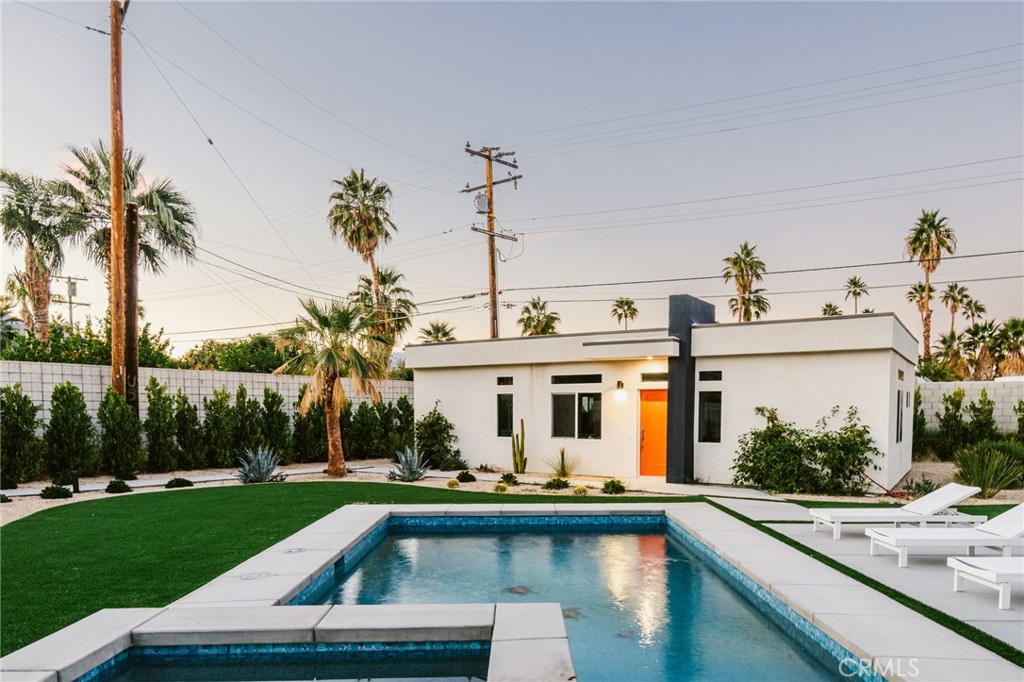 Central Palm Springs (33215) - Residential