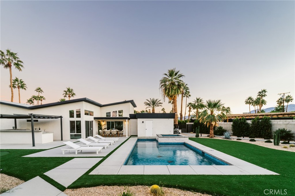 Central Palm Springs (33215) - Residential