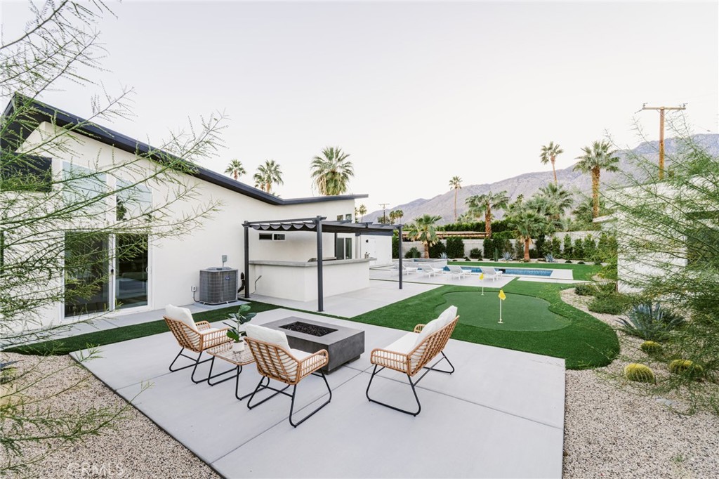 Central Palm Springs (33215) - Residential