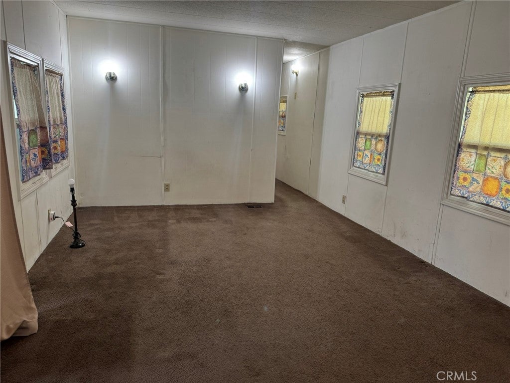 16437 Pinyon
