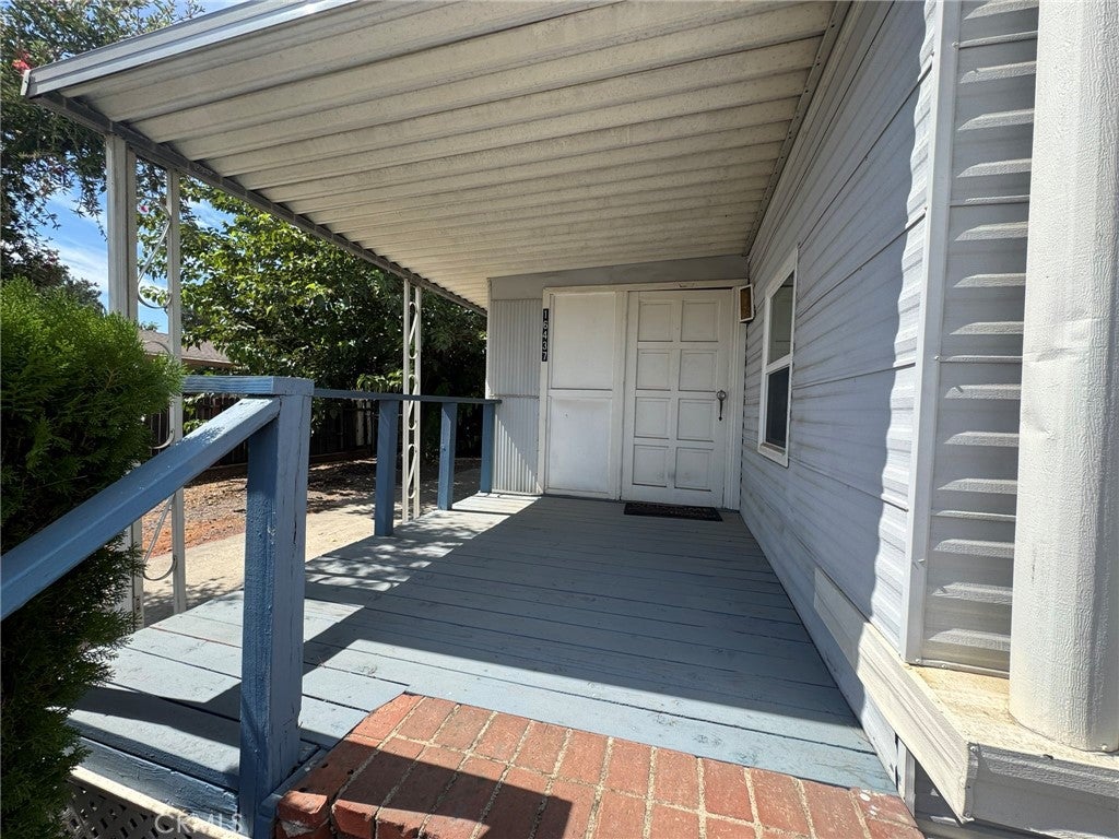 16437 Pinyon