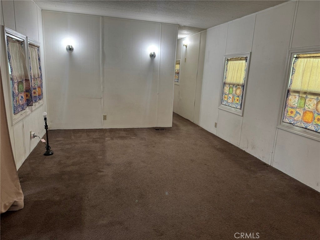 16437 Pinyon