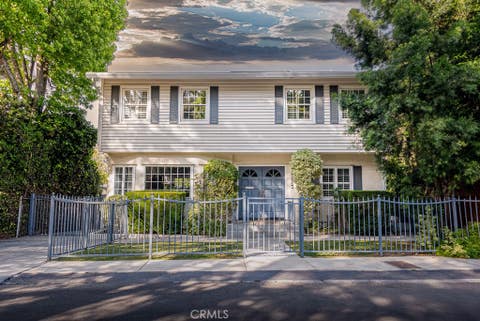 Photo of 13383 Contour Drive, Sherman Oaks, CA 91423 (MLS # SR26095751)