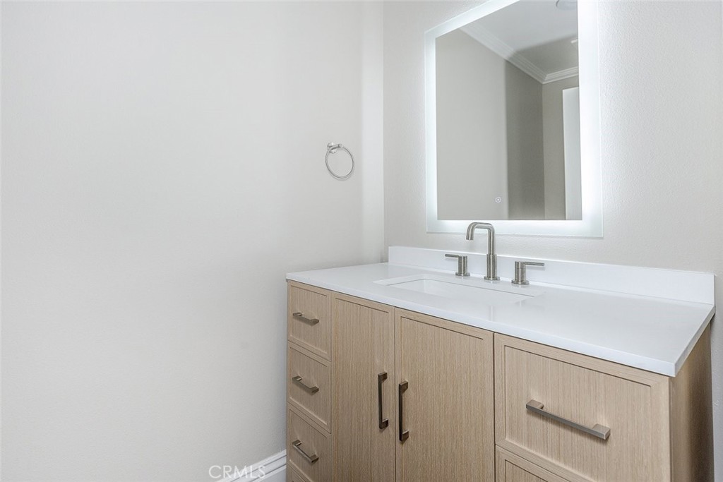 Properties 3 2345 Montrose Avenue 8