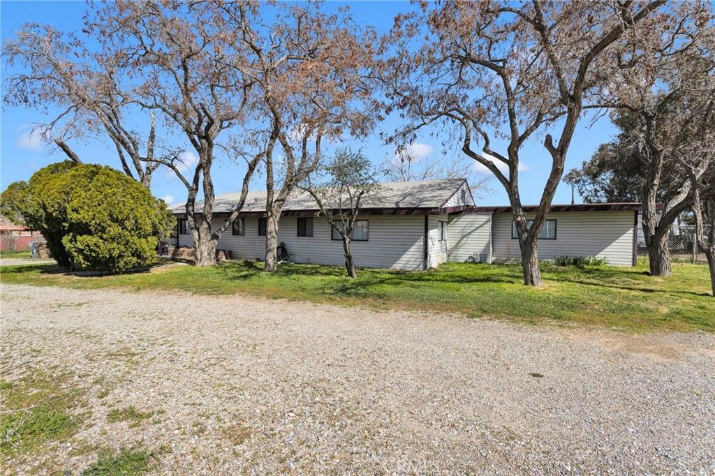 Photo of 11441 Hemlock Ave, Hesperia, CA 92345 (MLS # HD26039306)