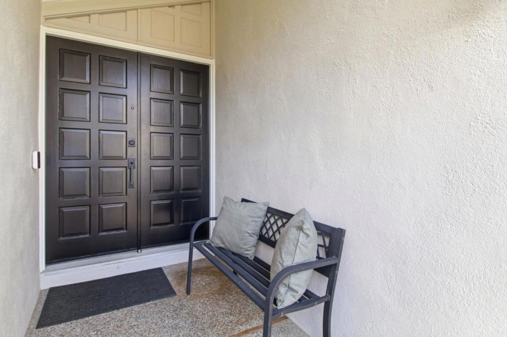 1912 Los Altos Drive