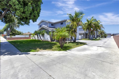 Photo of 12725 Barlin Avenue, Downey, CA 90242 (MLS # PW26201554)
