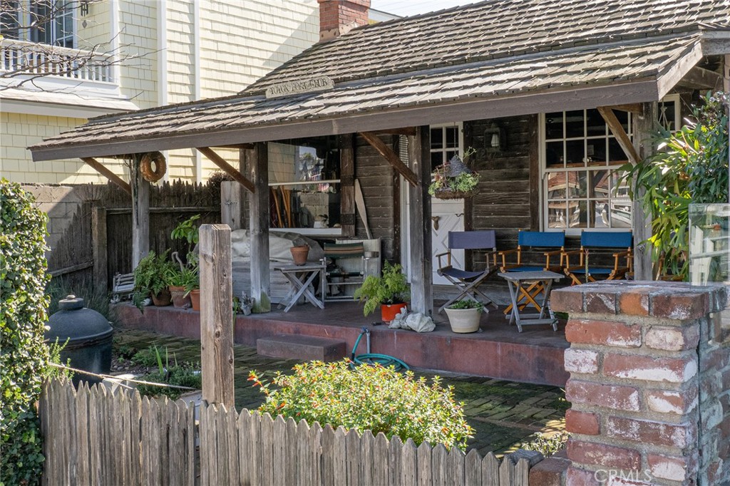 1207 N Bay Front
