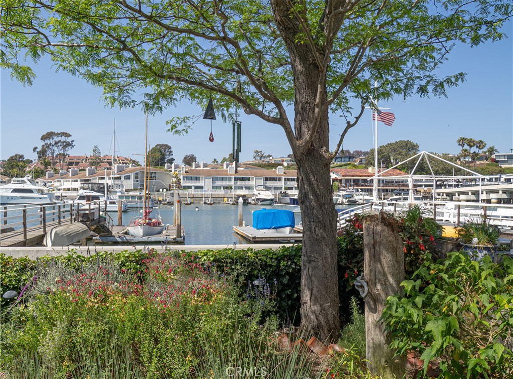 1207 N Bay Front