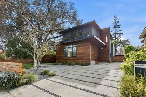 Photo of 838 Cowper Street, Palo Alto, CA 94301 (MLS # ML82036897)